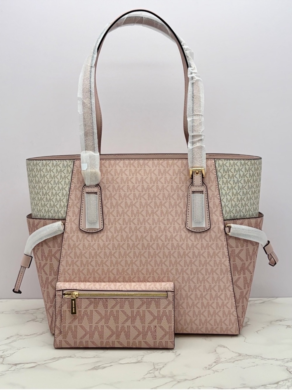 Michael Kors Blush Pink Signature Tote with Matching Wallet - Picture 3 of 15